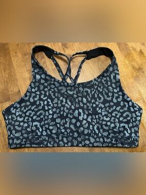 Old Navy Black & White Patterned Sports Bra